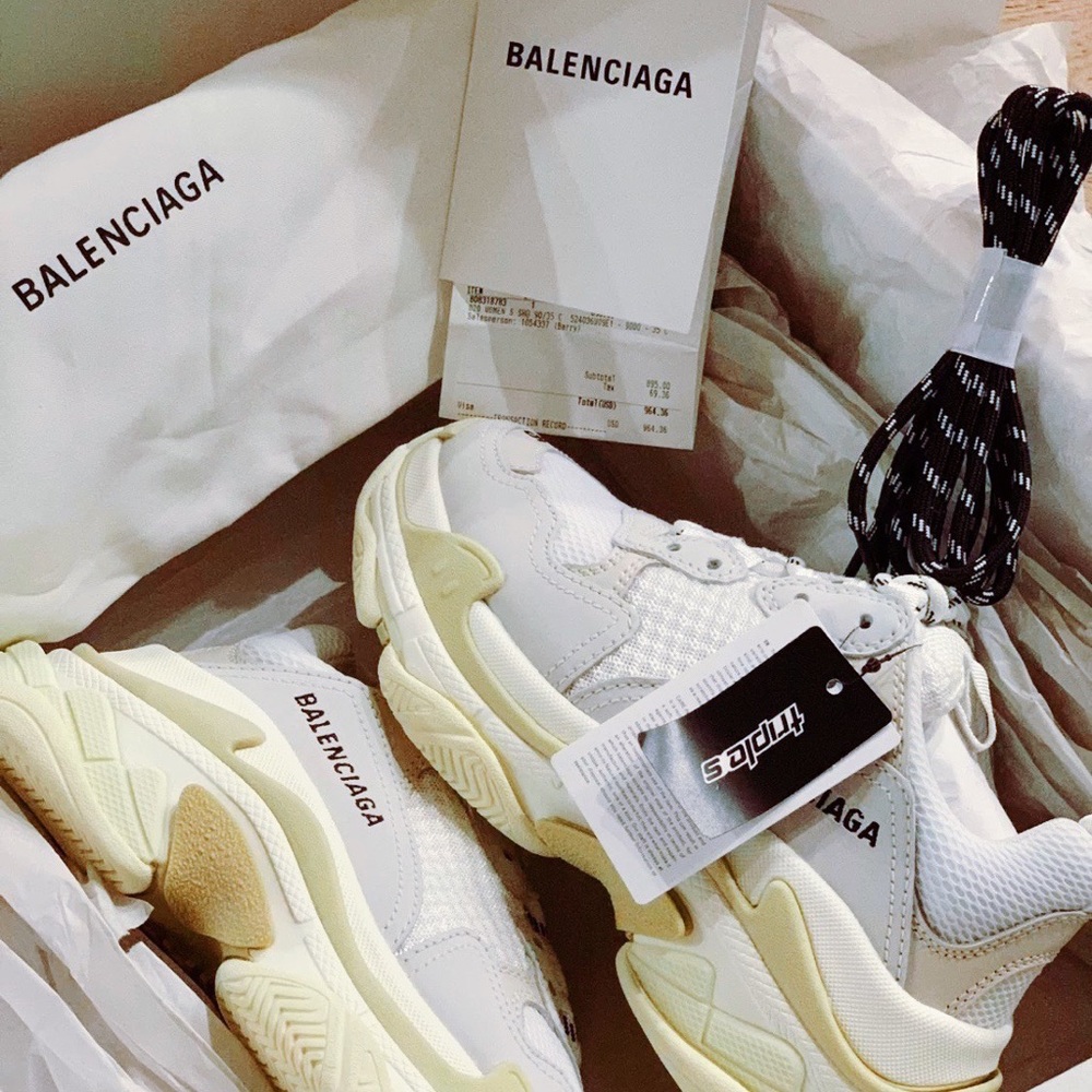 BNWT 100% Authentic Balenciaga Triple S Sneakers